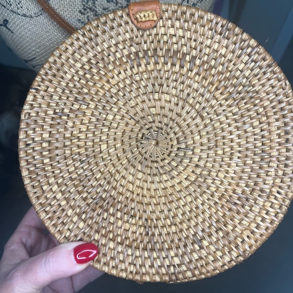 Round Woven Rattan Crossbody Bag - Picture 7 of 10